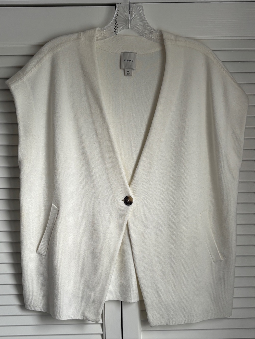 Maeve by Anthropologie Cream Open-Front V-Neck Button Cardigan